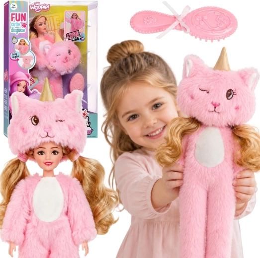 Pop Emi in een roze pluchen kostuum WOOPIE ROYAL