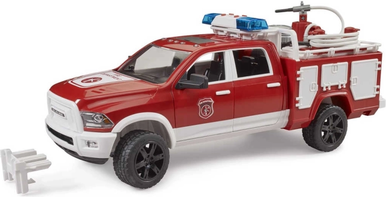 Brandweerwagen Bruder RAM 2500 met waterkanon, licht en geluid