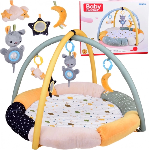 Zachte educatieve speelmat met boog in wolkenstijl