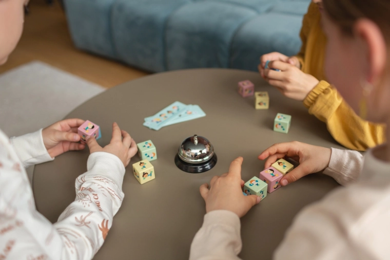 Snelle Blokjes – reactiespel voor kinderen