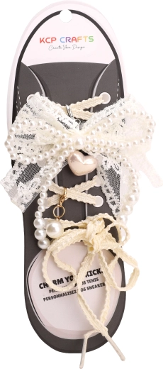Set decoratieve accessoires voor veters – elegante witte kant en parelimitaties