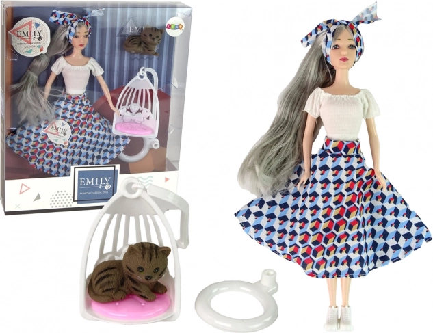 Pop EMILY met grijs haar met kitten en schommel