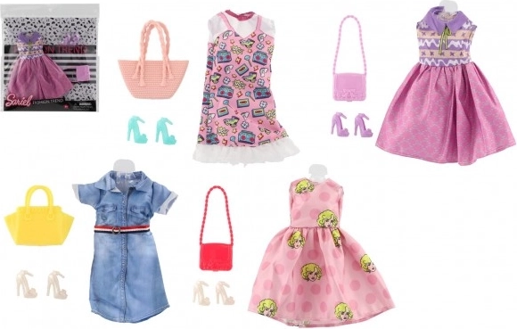 Poppenkleding met accessoires