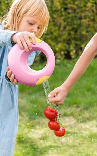 Quut tuinset voor kinderen met bal, gieter, harkje en schepje geel en roze