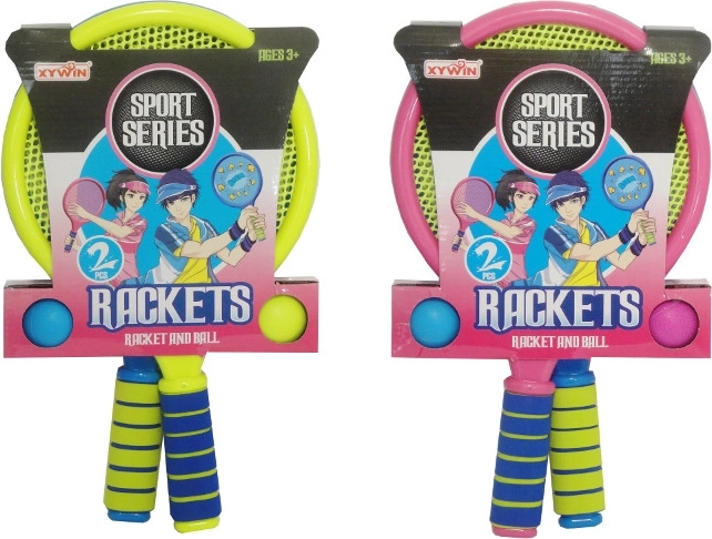 Gekleurde paletten voor buitenspel met ballen