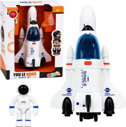 Ruimteshuttle met astronaut met licht, geluid en watermist