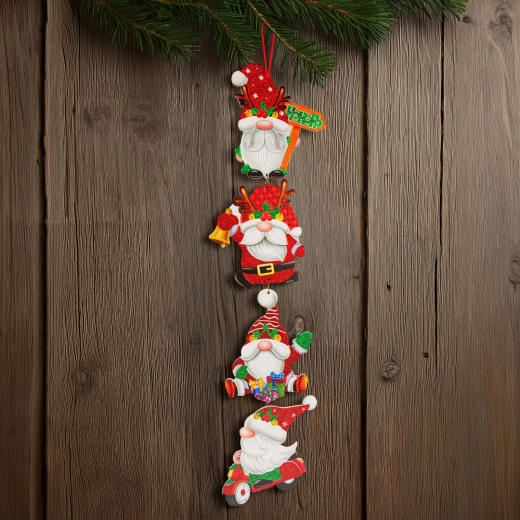 Hangende kerstdecoratie met kabouters 75 cm