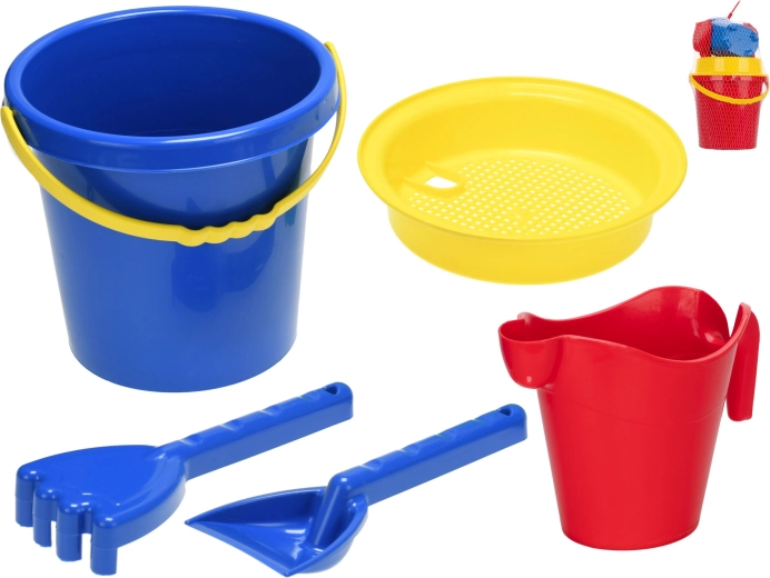 Kinderset voor het strand en zandbak met emmer, gietertje en gereedschap