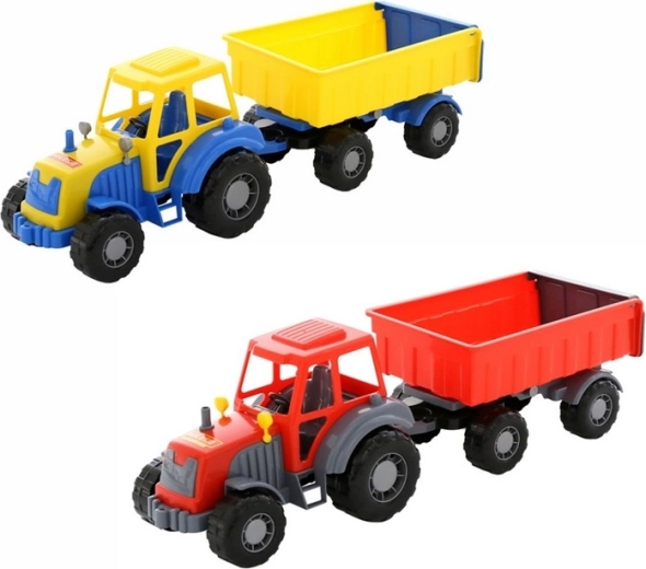 Tractor Altaj met aanhanger