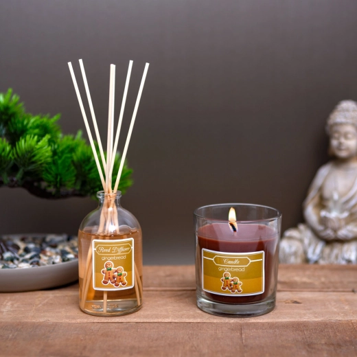 Cadeauset met geurkaars en geurstokjesdiffuser met de geur van peperkoek