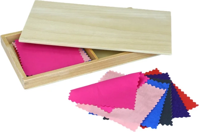 Moyo Montessori doosje met stoffen