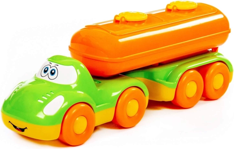 Vrachtwagen Kamarát met tankoplegger