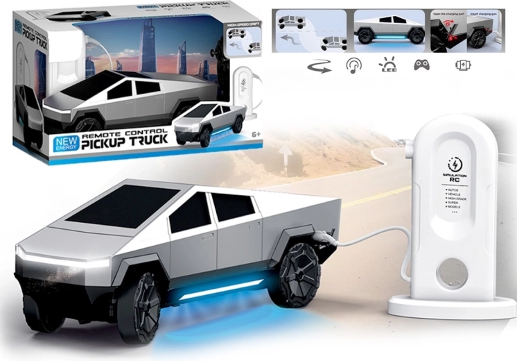 Futuristische RC-auto met oplaadstation