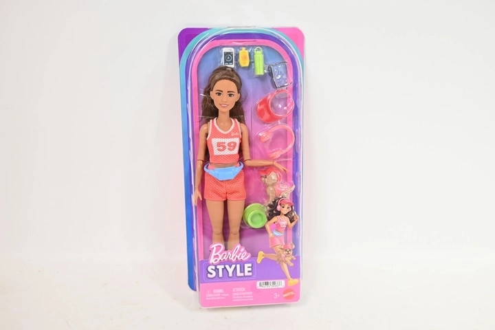 Barbie sportieve pop hardloopster met hondje
