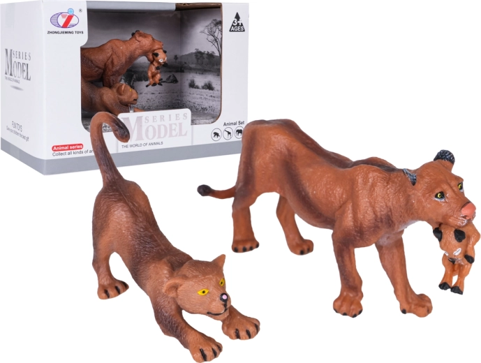 Set figuren van een leeuwin met welpen
