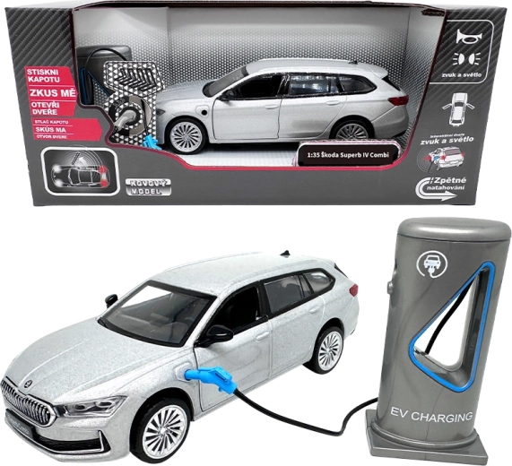 Metalen model Škoda Superb IV Combi 1:35 met geluid en licht, zilvergrijs