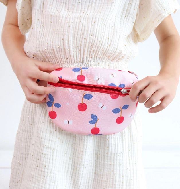 Kinderheuptas met kersen van A Little Lovely Company