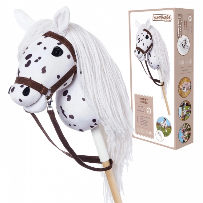 Stokpaardje uit de HOPPIHORSE Sport Edition collectie in de kleur witte luipaard
