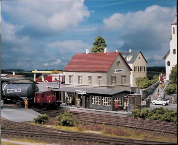 Piko Hobby station Burgstein H0 bouwpakket