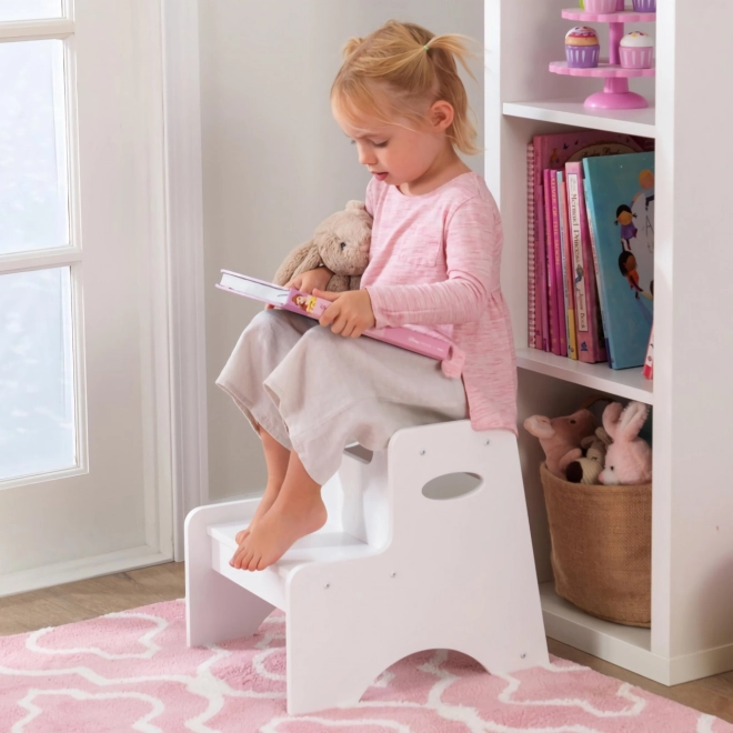 Witte houten kinderkruk