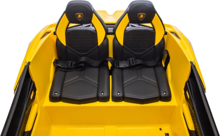 Tweezits stoelen van eco-leer met gordels