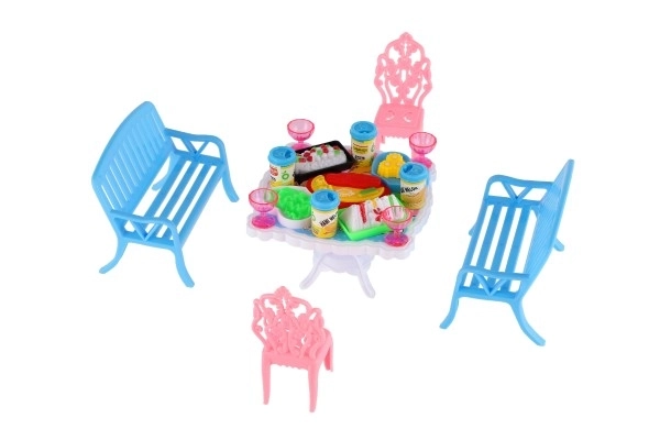 Poppenmeubels van plastic 4 kleuren in blister 14x11x16cm