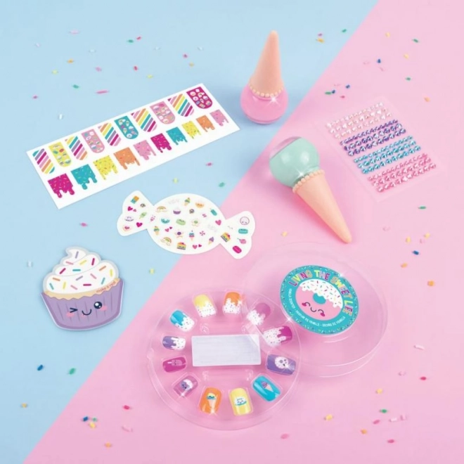 Kleurrijke set voor nagels met Candy stickers
