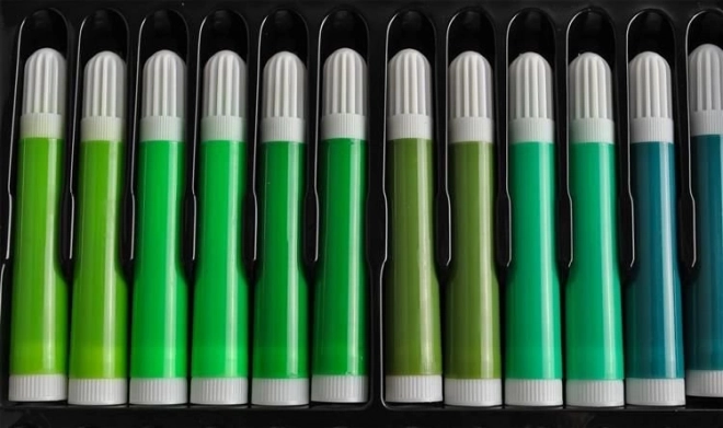 Grote set voor schilderen en tekenen in een koffer