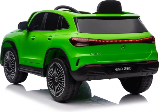 Elektrische auto Mercedes Benz EQA 250 groen