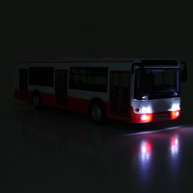 Bus die haltes in het Tsjechisch aankondigt 28 cm