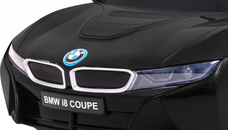 Realistische look van de BMW i8 met LED-lampen