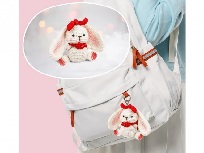 Creatieve set voor het maken van een speelgoed DIY konijn