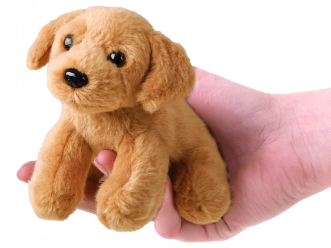 Zittende pluchen hond 13 cm