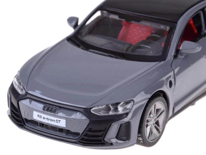 Metalen model Audi RS e-tron GT Coupé met elektrische aandrijving
