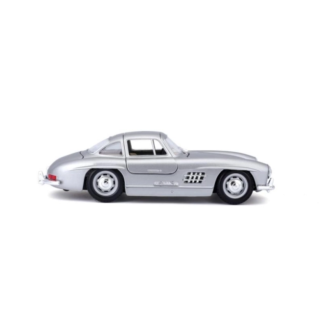 Bburago 1:24 Mercedes Benz 300SL zilver 18-22023