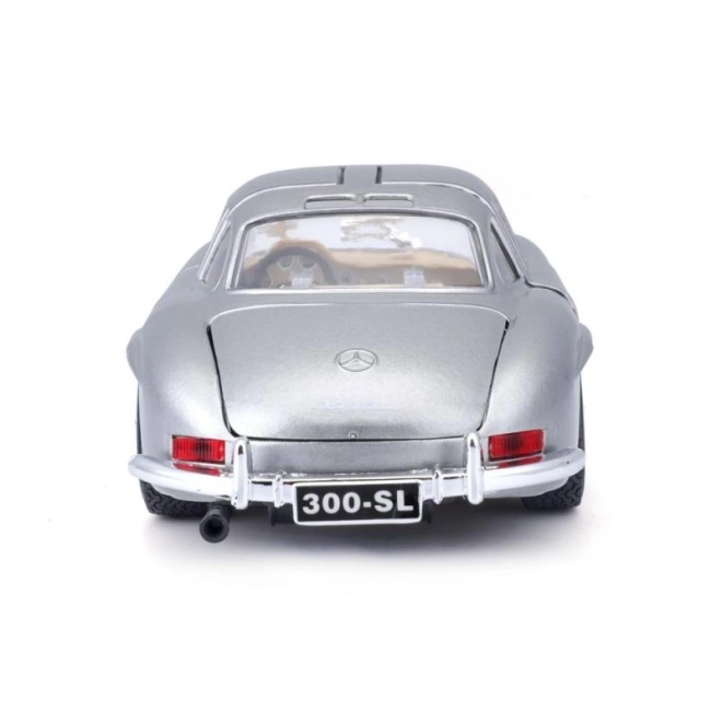 Bburago 1:24 Mercedes Benz 300SL zilver 18-22023
