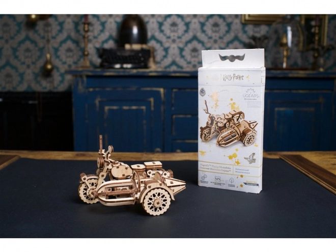 Houten mechanische puzzel militaire vrachtwagen