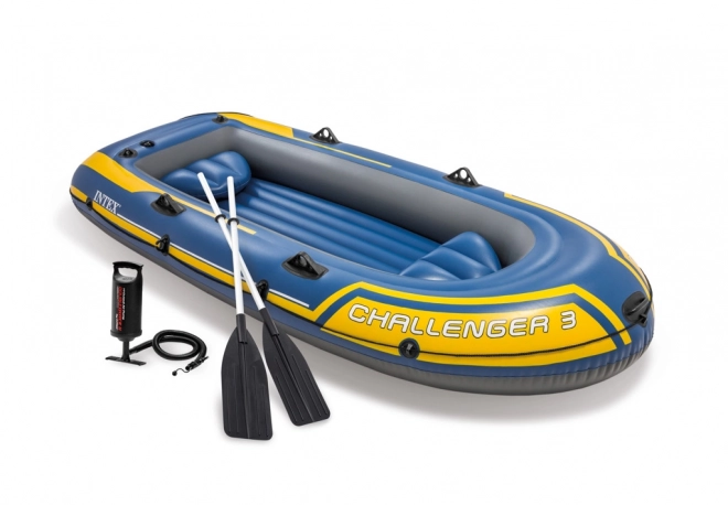 Boot voor 3 personen + peddels en pomp