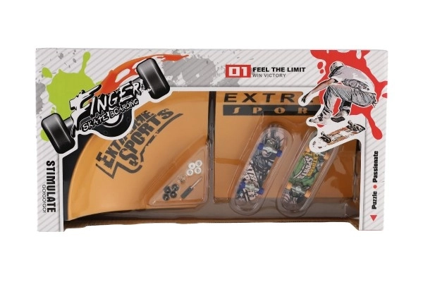 Vinger skateboard schroefbare 2st kunststof 10cm met ramp en accessoires 2 kleuren in doos 35x9x18cm