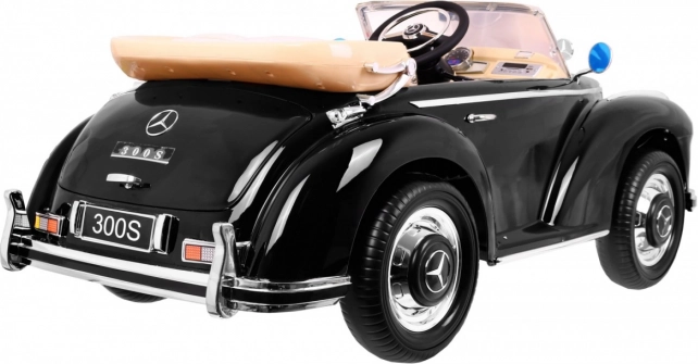 Authentiek retrodesign 300S met gelakte carrosserie