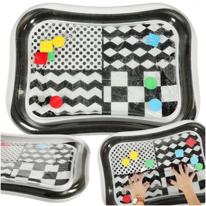 Baby watermat met contrasterende zwart-wit patronen