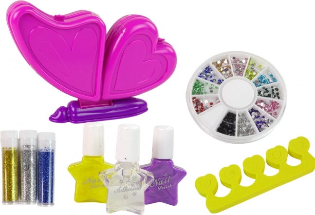 Creatieve nagelversiering