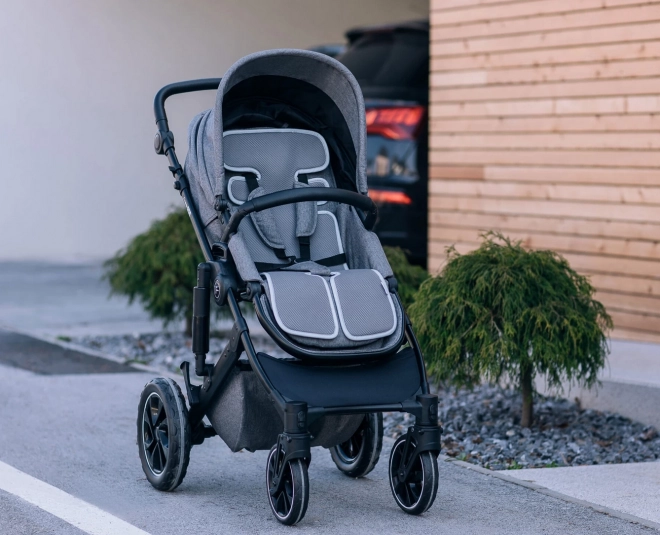 Universele grijze inleg voor autostoel en kinderwagen