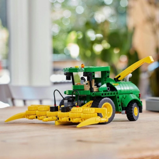 LEGO® Technic 42168 John Deere 9700 Veldhakselaar