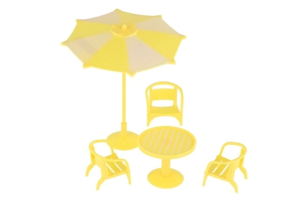Meubels voor poppen/tafel en stoelen met parasol kunststof 3 kleuren op kaart 18x25x5cm