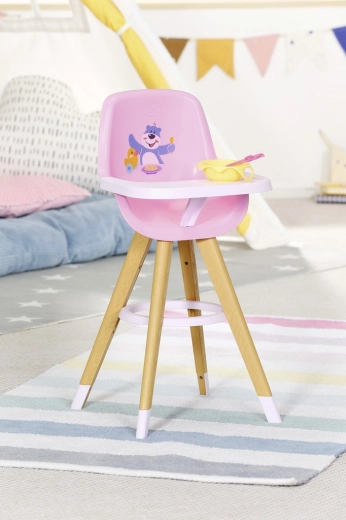 Ruim tafeltje voor voeden en creatief bezig zijn