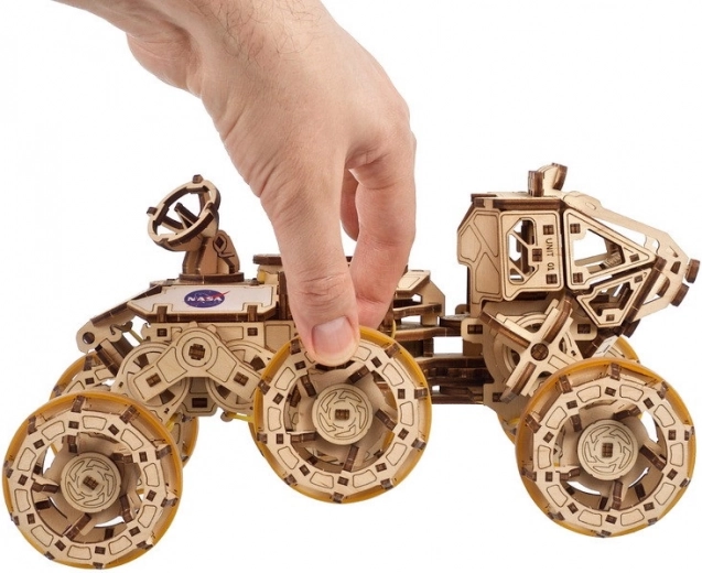 6x6-aandrijving en veermechanische motor