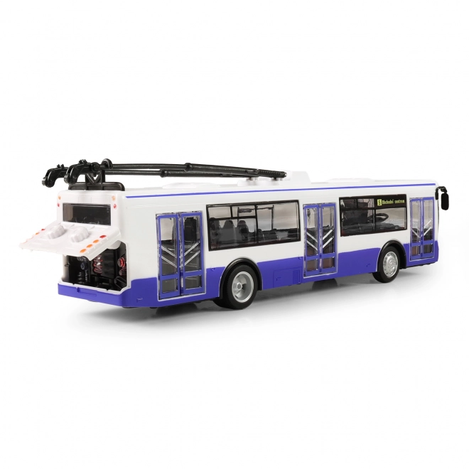 Trolleybus die haltes in het Tsjechisch meldt 28 cm blauw