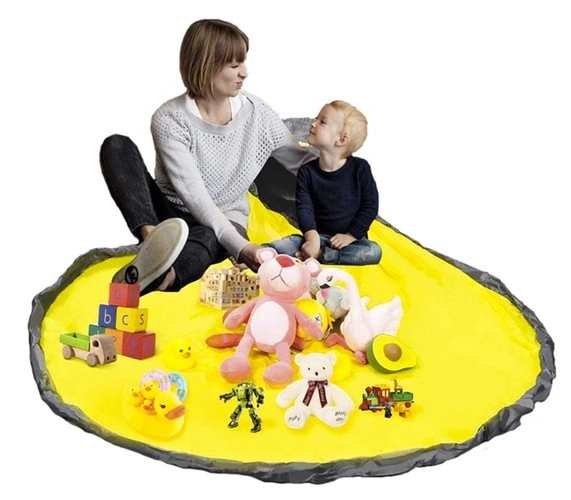 Grijze speelgoedmand met speelkleed