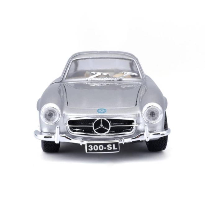 Bburago 1:24 Mercedes Benz 300SL zilver 18-22023